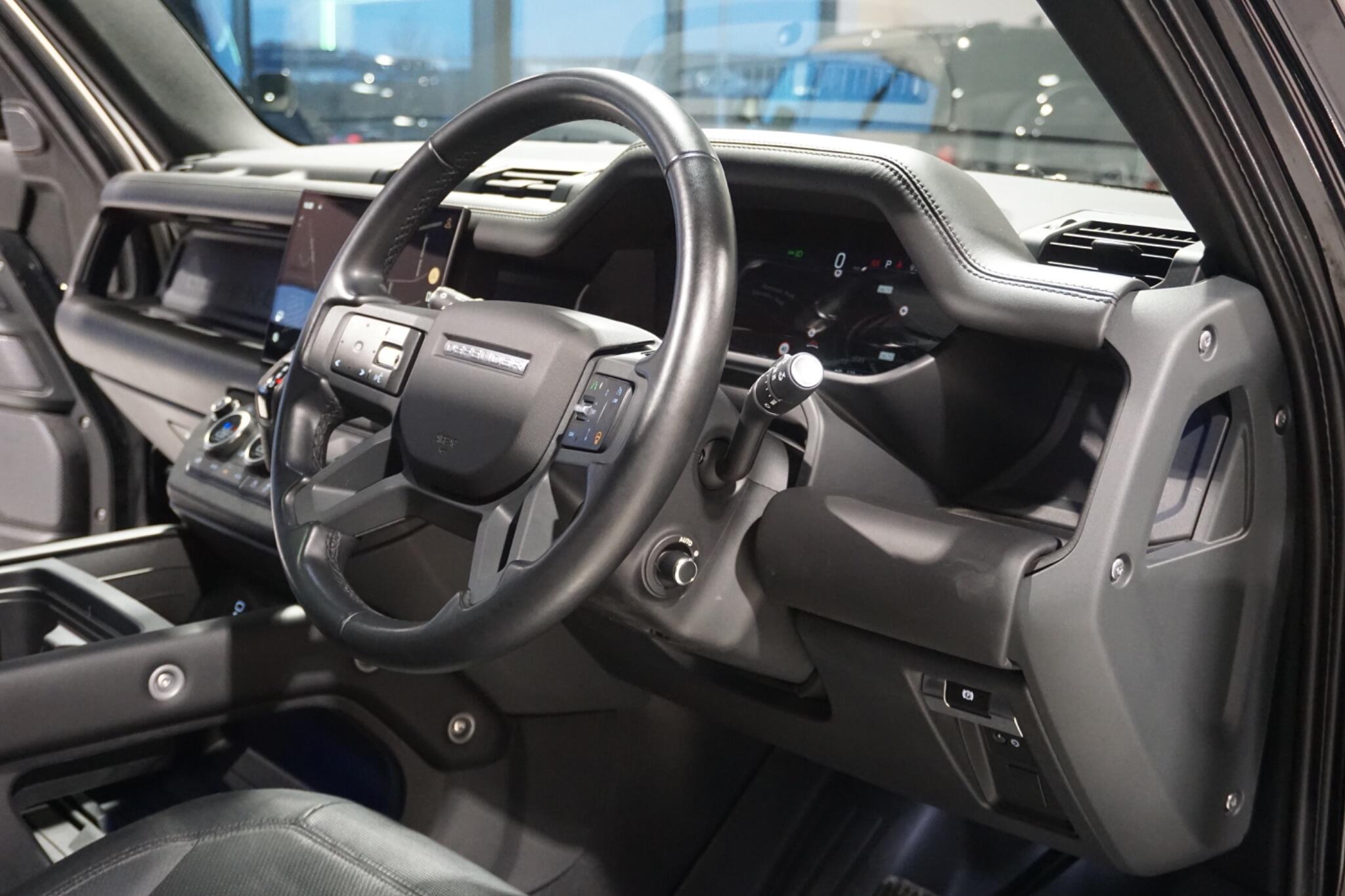 Land Rover Defender 110 3.0 D300 MHEV X-Dynamic HSE SUV 5dr Diesel Auto 4WD Euro 6 (s/s) (300 ps)